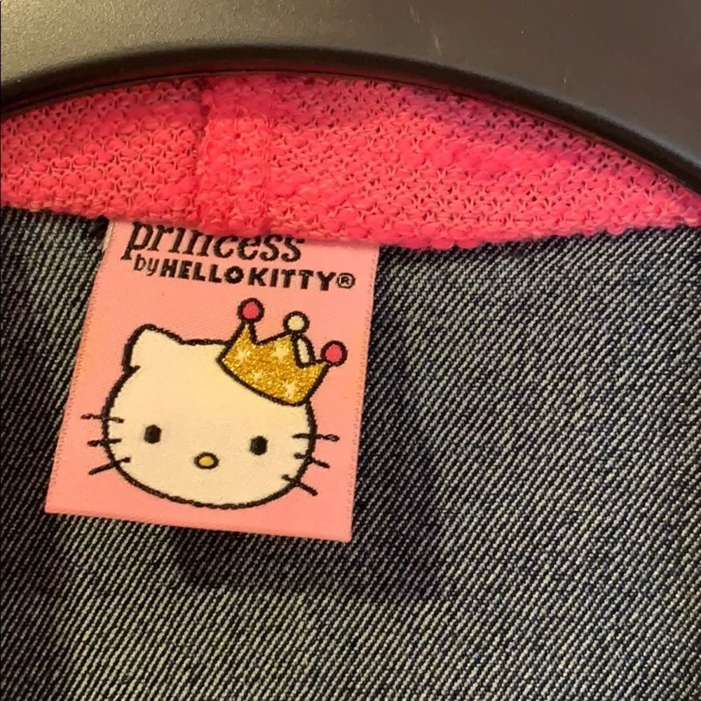 💕1 hr sale💕Hello Kitty jean jacket
